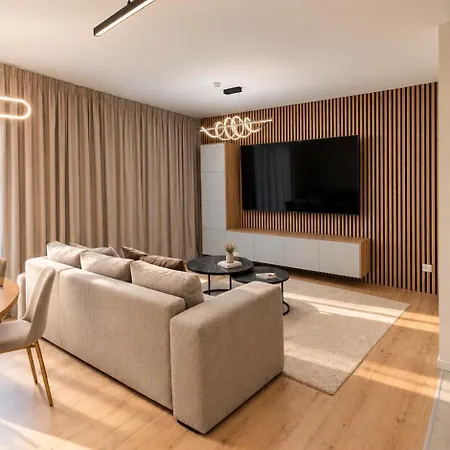 Sky Jagodno Z Jacuzzi Apartment